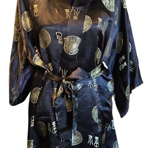 Elegant Black and Gold Vintage 100% Silk 60's Robe. Sexy Mid Length. 31".